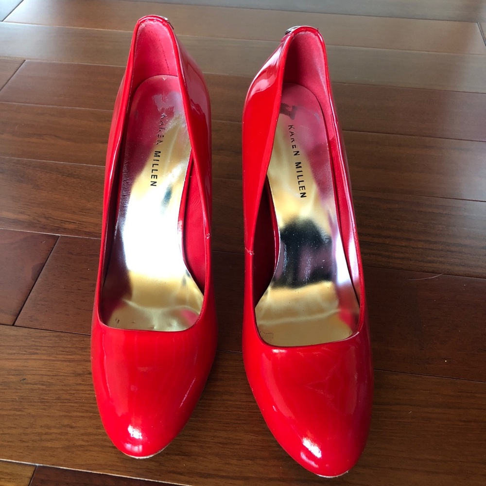 KAREN MILLEN red patent pumps